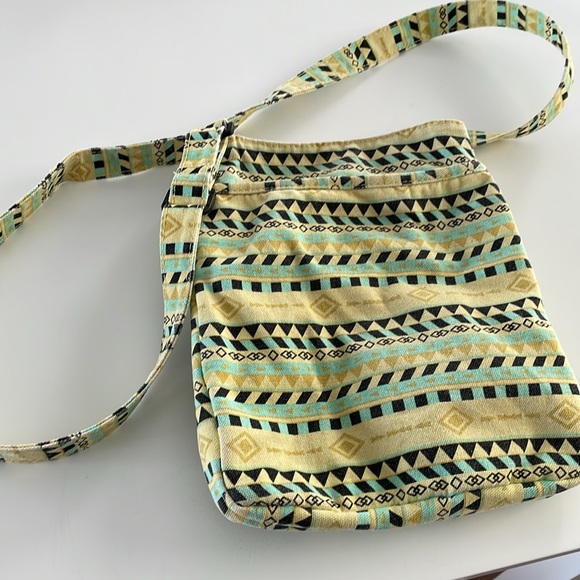 Kavu crossbody bag,, yellow, green & black design - Picture 7 of 8